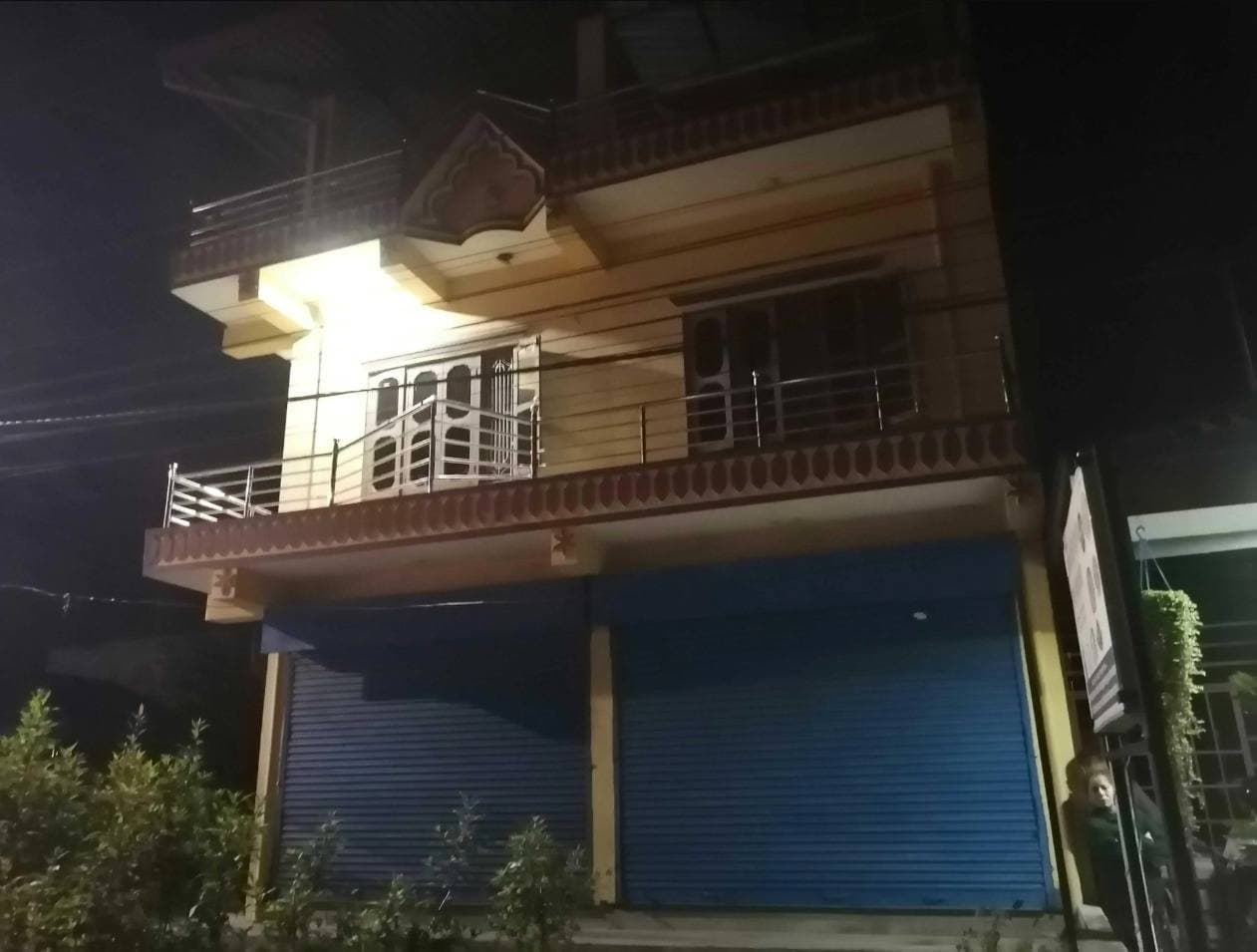 Shutter For Rent at Bharatpur, photo 1 of 1